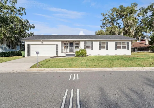 2nd image of 1301 Evalyn Dr Se, Winter Haven, FL 33880 | MLS# L4957933