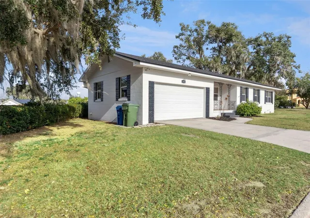 3rd image of 1301 Evalyn Dr Se, Winter Haven, FL 33880 | MLS# L4957933