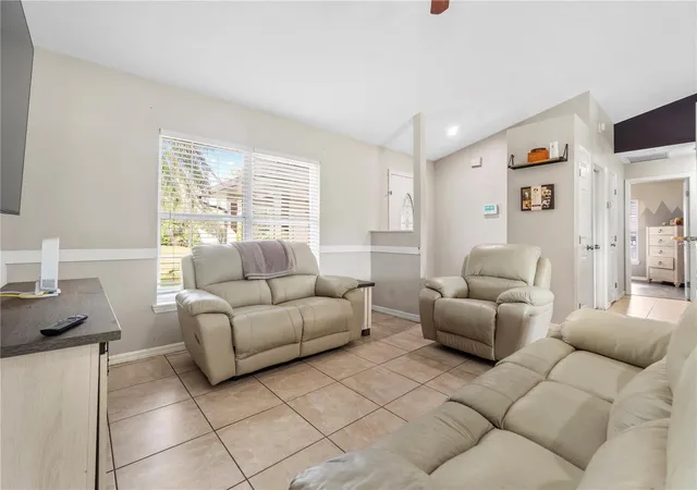 5th image of 6 Almond Crse, Ocala, FL 34472 | MLS# OM715136