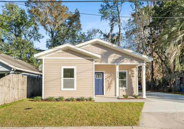 Photo 1 of Single family home for sale at 2016 Ne 3rd Avenue, Gainesville, FL 32641 | MLS# GC536046 | Listing updated on 2026-09-21
