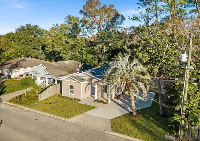 Photo 2 of Single family home for sale at 2016 Ne 3rd Avenue, Gainesville, FL 32641 | MLS# GC536046 | Listing updated on 2026-09-21