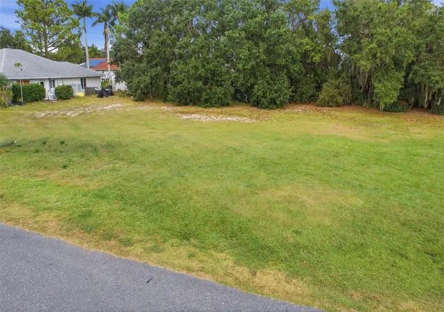 3rd image of 183 Blue Moon Ave, Lake Placid, FL 33852 | MLS# O6367690