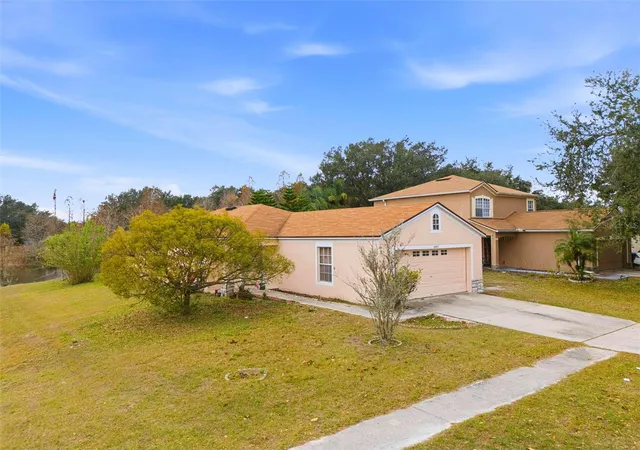 Photo 4 of Single family home for sale at 10417 Blackmore Dr, Tampa, FL 33647 | MLS# TB8456918 | Listing updated on 2026-08-11