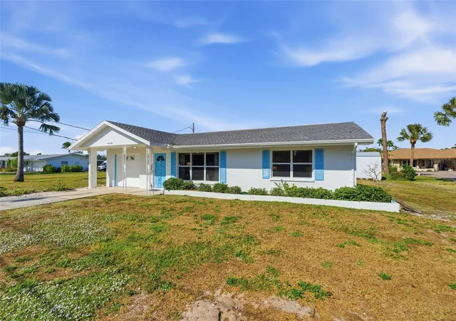 3rd image of 2050 Oyster Creek Dr, Englewood, FL 34224 | MLS# D6145219