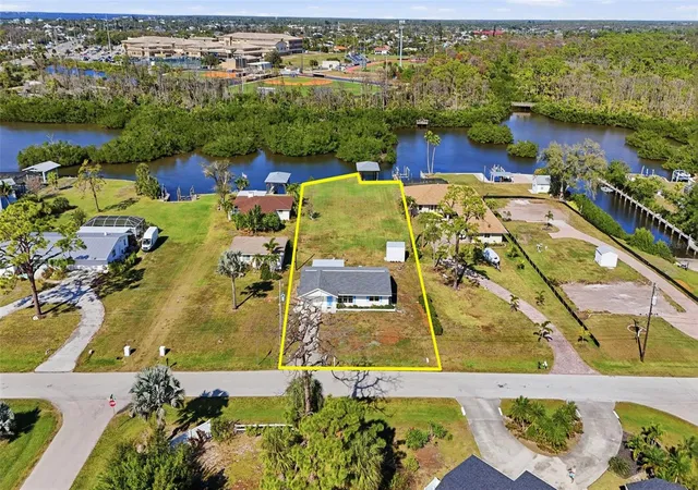 5th image of 2050 Oyster Creek Dr, Englewood, FL 34224 | MLS# D6145219
