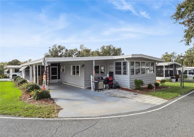 Photo 2 of Sale Pending at 103 Poinsettia, Leesburg, FL 34748 | MLS# G5105622 | Listing updated on 2026-10-07