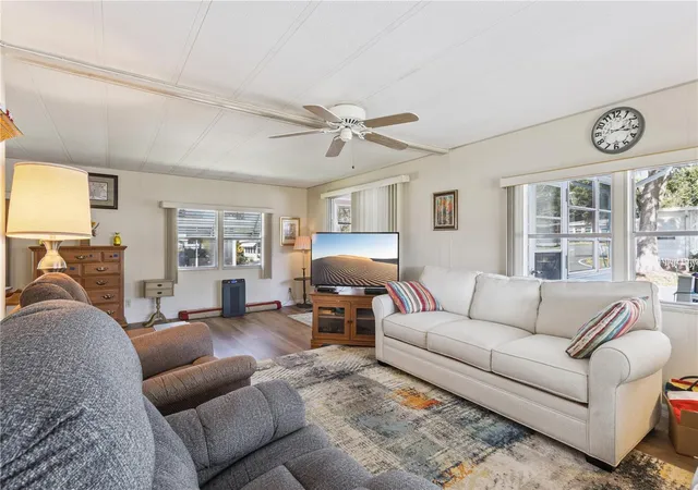 Homes for sale in Leesburg, FL | 103 Poinsettia, Leesburg, FL 34748 | MLS# G5105622