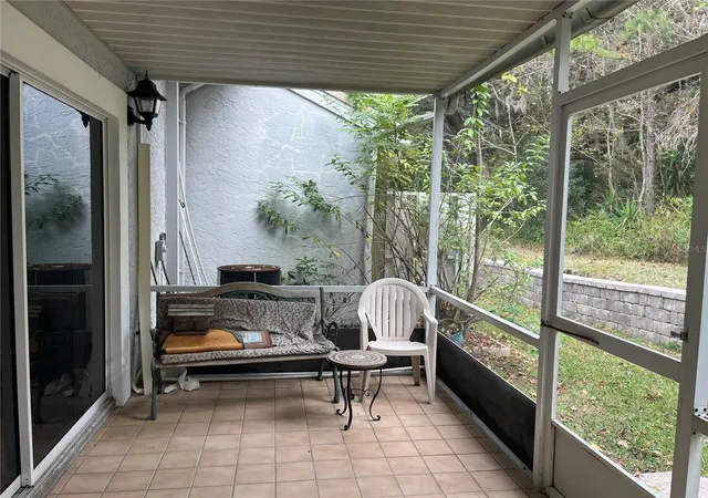 Listing Photo 5 - Condo for sale in building located at 2423 Sw 20Th Ct, OCALA, FL 34471 - Unit #0