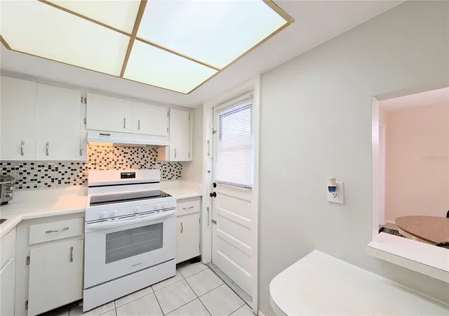 Homes for sale in Bradenton, FL | 6105 Coral Way, Bradenton, FL 34207 | MLS# A4675516