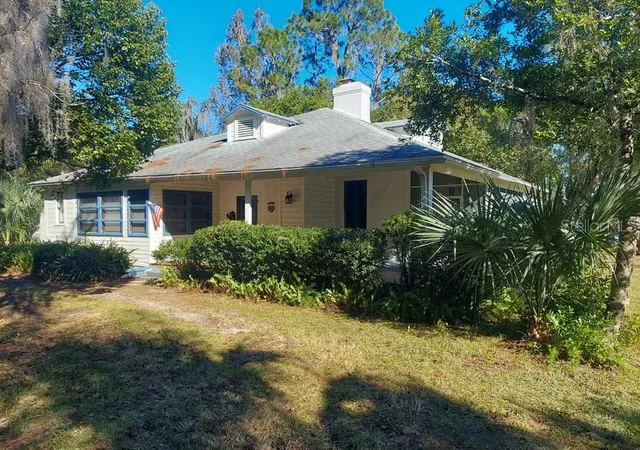 Photo 3 of Single family home for sale at 251 N Blue Lake Ave, Deland, FL 32724 | MLS# R4910412 | Listing updated on 2026-05-15