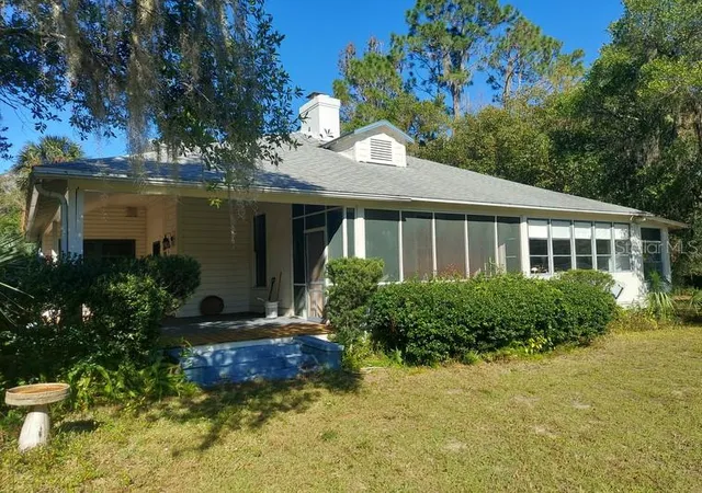 Photo 3 of Single family home for sale at 251 N Blue Lake Ave, Deland, FL 32724 | MLS# R4910412 | Listing updated on 2026-05-15