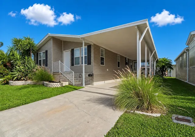 Photo 1 of Manufactured home for sale at 2100 Kings Hwy #742, Punta Gorda, FL 33980 | MLS# C7519098 | Listing updated on 2026-10-10