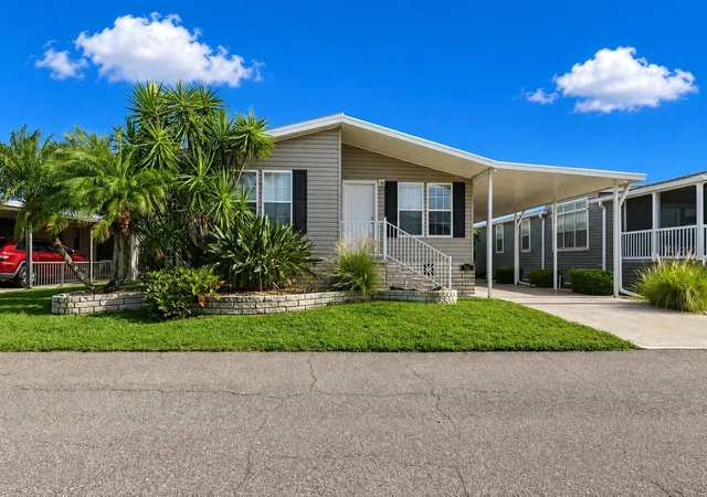 Photo 3 of Manufactured home for sale at 2100 Kings Hwy #742, Punta Gorda, FL 33980 | MLS# C7519098 | Listing updated on 2026-10-10