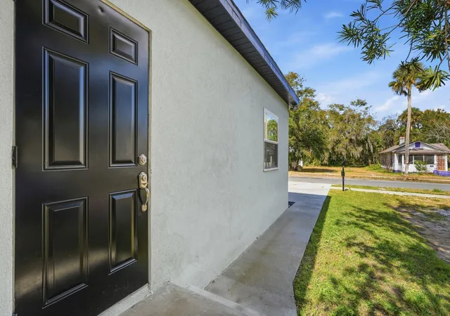 4th image of 557 Live Oak Ave, Daytona Beach, FL 32114 | MLS# V4946343
