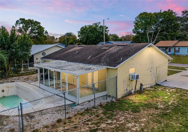 Photo 1 of Single Family Residence at 276 18th Street NE, Winter Haven, FL 33881 | MLS# L4957958 | | Sold on 2026-04-27
