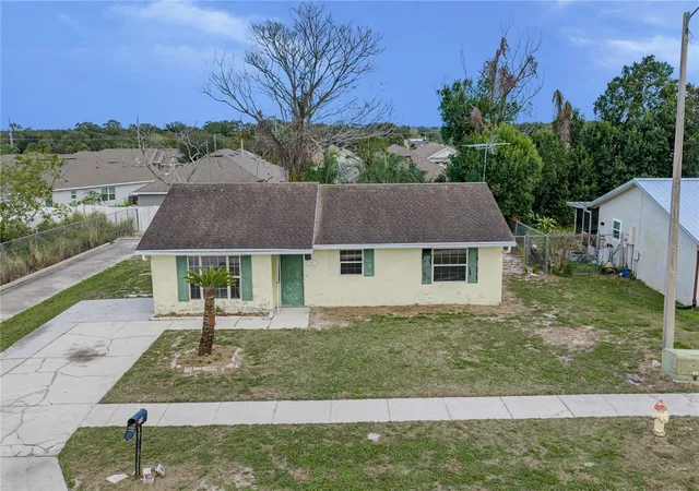 Photo 4 of Single Family Residence at 276 18th Street NE, Winter Haven, FL 33881 | MLS# L4957958 | | Sold on 2026-04-27