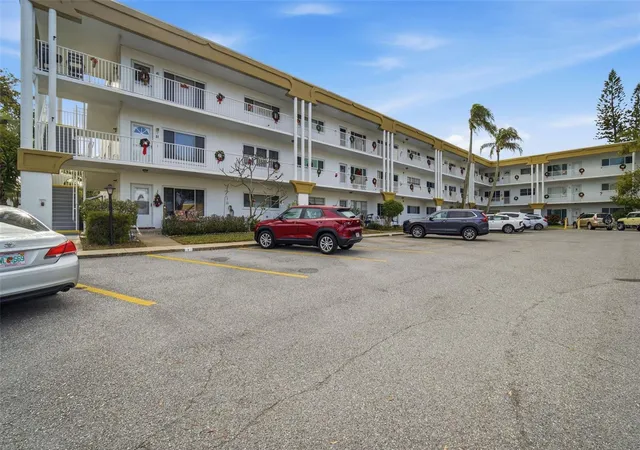 2nd image of 2431 Canadian Way #47, Clearwater, FL 33763 | MLS# O6367896