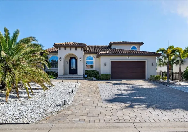 1st image of 562 Ranger Ln, Longboat Key, FL 34228 | MLS# A4675541