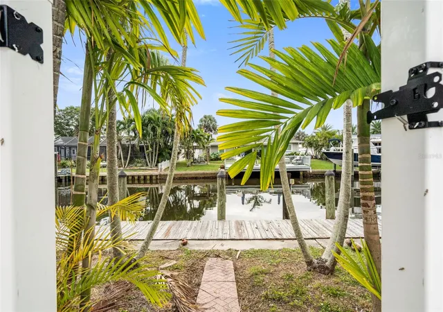 Photo 3 of Single family home for sale at 9570 Sun Isle Dr Ne, Saint Petersburg, FL 33702 | MLS# TB8457108 | Listing updated on 2026-10-20