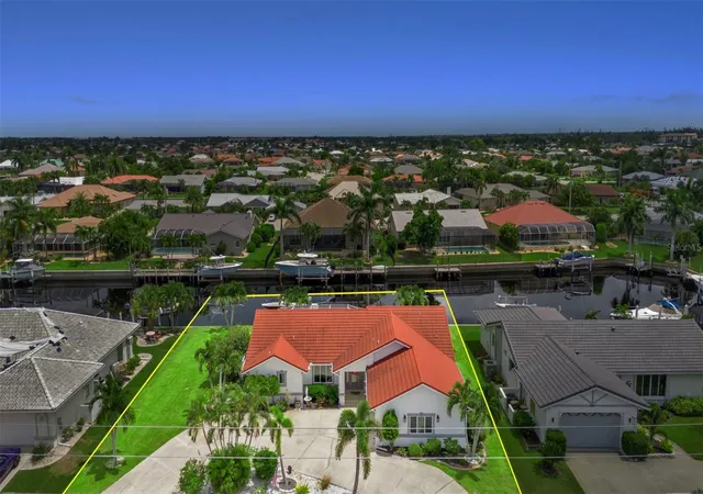 Photo 1 of Single family home for sale at 820 Bal Harbor Blvd, Punta Gorda, FL 33950 | MLS# C7519109 | Listing updated on 2026-05-20