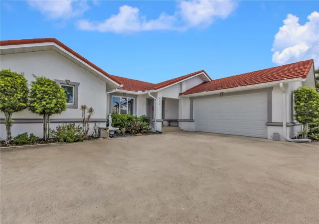 Photo 2 of Single family home for sale at 820 Bal Harbor Blvd, Punta Gorda, FL 33950 | MLS# C7519109 | Listing updated on 2026-05-20