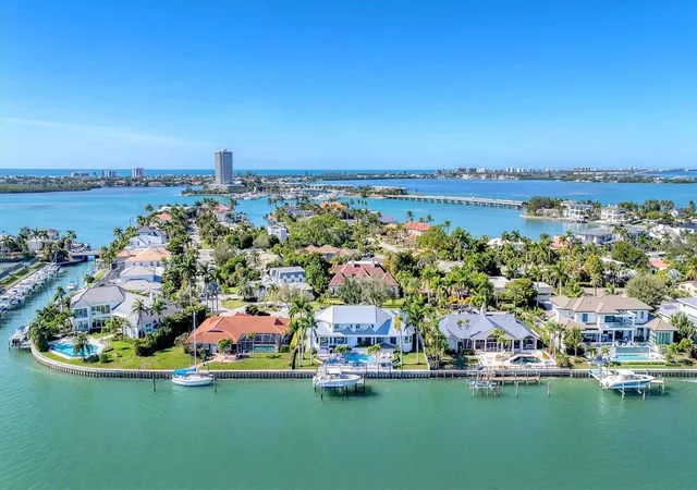 3rd image of 259 Robin Dr, Sarasota, FL 34236 | MLS# A4675575
