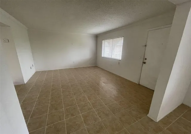 Photo 3 of Condo for sale at 139 Oyster Bay Cir #340, Altamonte Springs, FL 32701 | MLS# O6368079 | Listing updated on 2026-01-27
