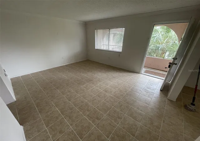 Photo 3 of Condo for sale at 139 Oyster Bay Cir #340, Altamonte Springs, FL 32701 | MLS# O6368079 | Listing updated on 2026-01-27