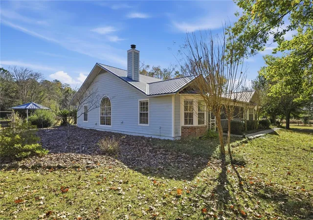 Photo 4 of Single family home for sale at 18004 NW 55th Place, Alachua, FL 32615 | MLS# GC536086 | Listing updated on 2026-09-30