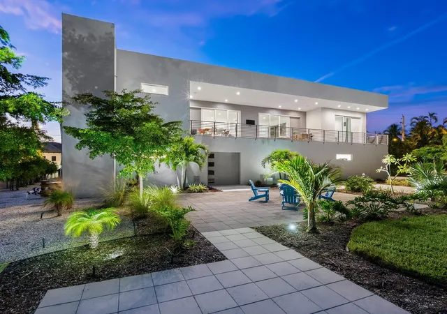 Photo 2 of Single family home for sale at 3939 Higel Ave, Sarasota, FL 34242 | MLS# A4675610 | Listing updated on 2026-03-31