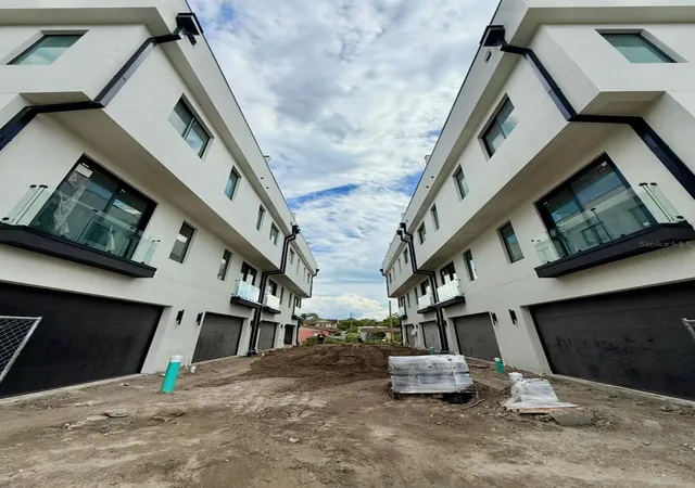 2nd image of 310 W Columbus Dr #2, Tampa, FL 33602 | MLS# TB8457330