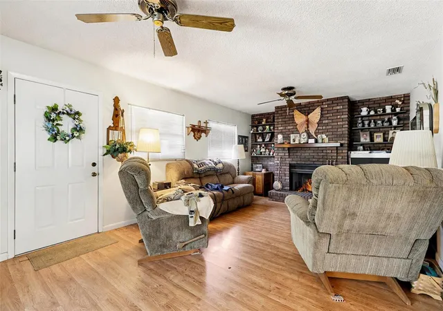 Photo 4 of Single Family Residence at 4760 Seville Dr, Sarasota, FL 34235 | MLS# TB8457334 | | Sold on 2026-02-04