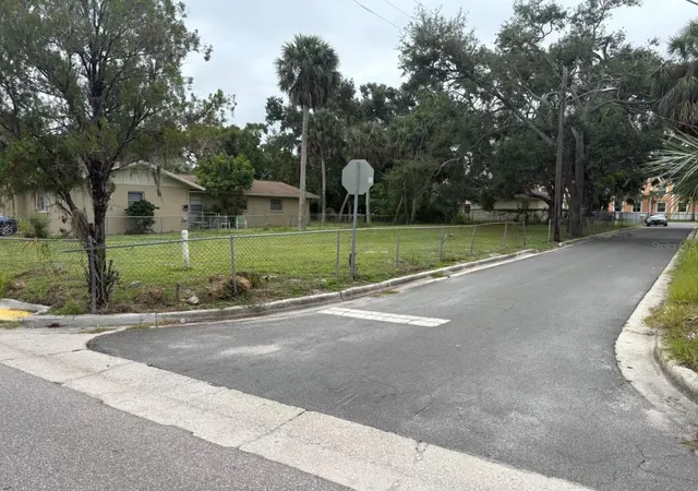 3rd image of 1626 22nd St, Sarasota, FL 34234 | MLS# A4675642
