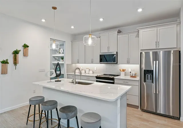 4th image of 1054 Golden Willow Ct, Brandon, FL 33511 | MLS# TB8457397