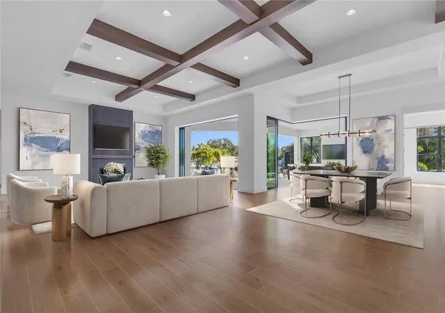 Photo 3 of Single family home for sale at 7125 Westmoreland Dr, Sarasota, FL 34243 | MLS# A4675672 | Listing updated on 2026-08-25