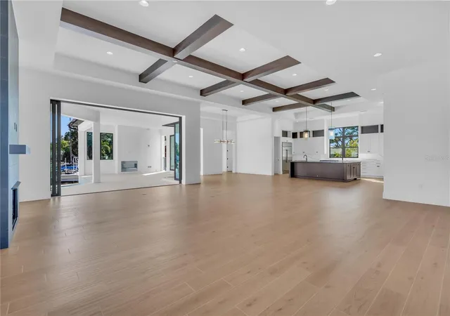 Photo 4 of Single family home for sale at 7125 Westmoreland Dr, Sarasota, FL 34243 | MLS# A4675672 | Listing updated on 2026-08-25