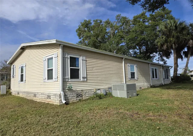 Photo 4 of Manufactured home for sale at 3740 N Citrus Cir #709, Zellwood, FL 32798 | MLS# O6368291 | Listing updated on 2026-09-26