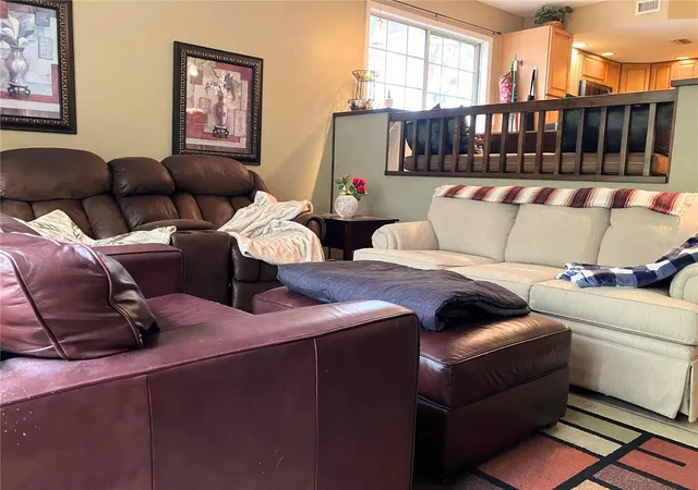 4th image of 2015 Vis Del Sol Cir, LUTZ, FL 33558