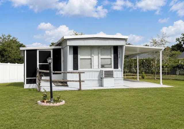 Homes for sale in Tavares, FL | 1370 County Dr, Tavares, FL 32778 | MLS# G5105716