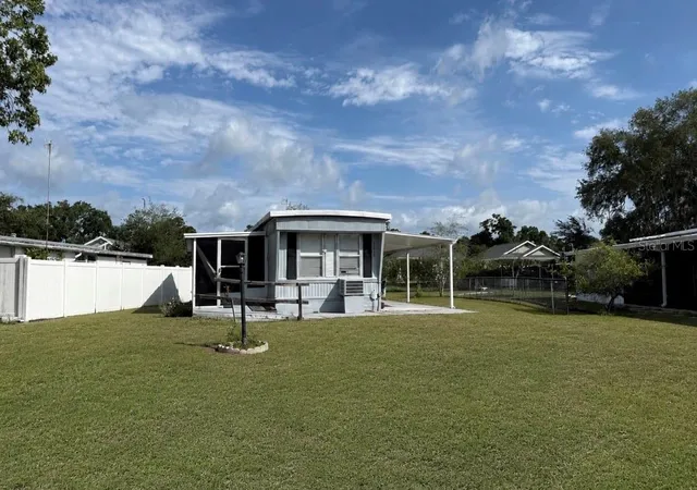 Homes for sale in Tavares, FL | 1370 County Dr, Tavares, FL 32778 | MLS# G5105716