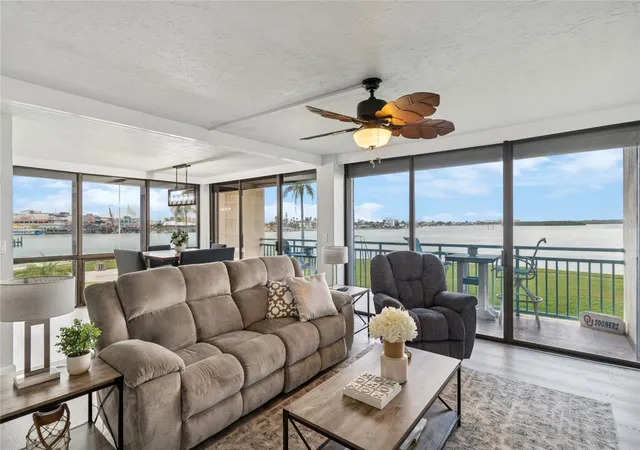 5th image of 1 Key Capri #101E, Treasure Island, FL 33706 | MLS# TB8457824