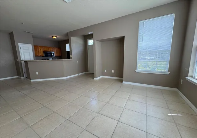 3rd image of 9061 Lee Vis Blvd, Orlando, FL 32829
