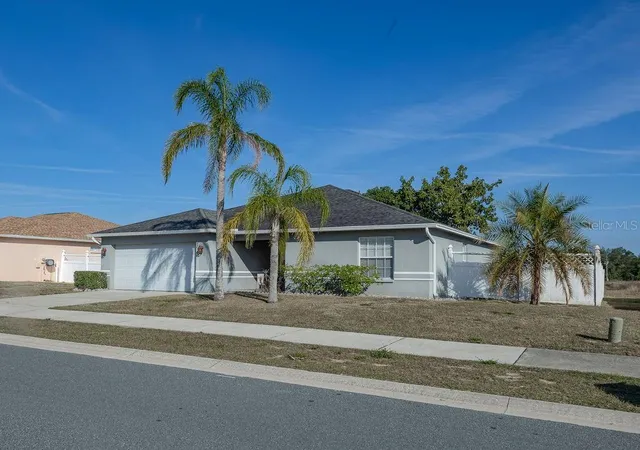 Photo 2 of Single family home for sale at 1015 Highland Crst Cir, Lake Wales, FL 33853 | MLS# K4903176 | Listing updated on 2026-10-07