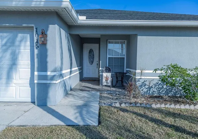 Photo 3 of Single family home for sale at 1015 Highland Crst Cir, Lake Wales, FL 33853 | MLS# K4903176 | Listing updated on 2026-10-07