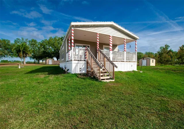 2nd image of 2837 Ne Persimmon Dr, Arcadia, FL 34266 | MLS# A4675909