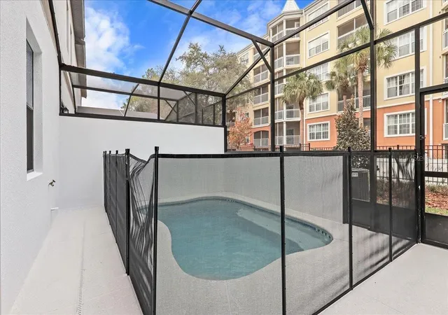 Photo 3 of Townhouse for sale at 10525 Ebb Tide Ln, Orlando, FL 32821 | MLS# O6368792 | Listing updated on 2026-01-15