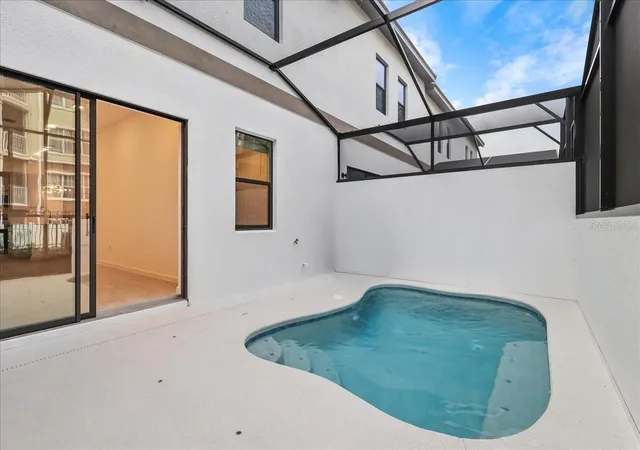 Photo 4 of Townhouse for sale at 10525 Ebb Tide Ln, Orlando, FL 32821 | MLS# O6368792 | Listing updated on 2026-01-15