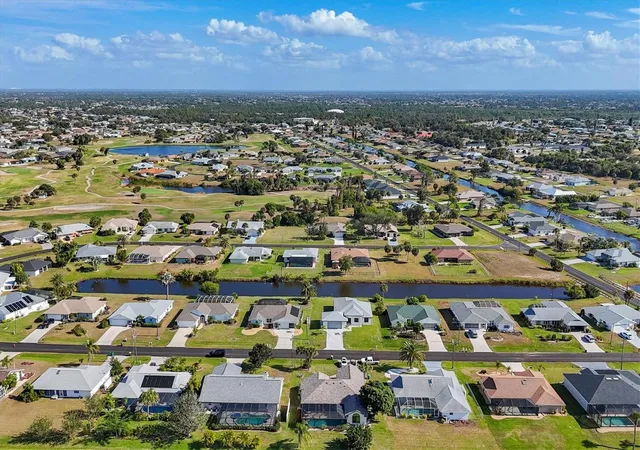 5th image of 9 Bunker Pl, Rotonda West, FL 33947 | MLS# N6142020