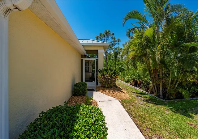 Photo 3 of House for sale at 310 Islamorada Blvd, Punta Gorda, FL 33955 | MLS# C7519302 | Listing updated on 2026-08-04