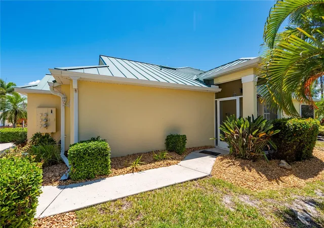 Photo 4 of House for sale at 310 Islamorada Blvd, Punta Gorda, FL 33955 | MLS# C7519302 | Listing updated on 2026-08-04